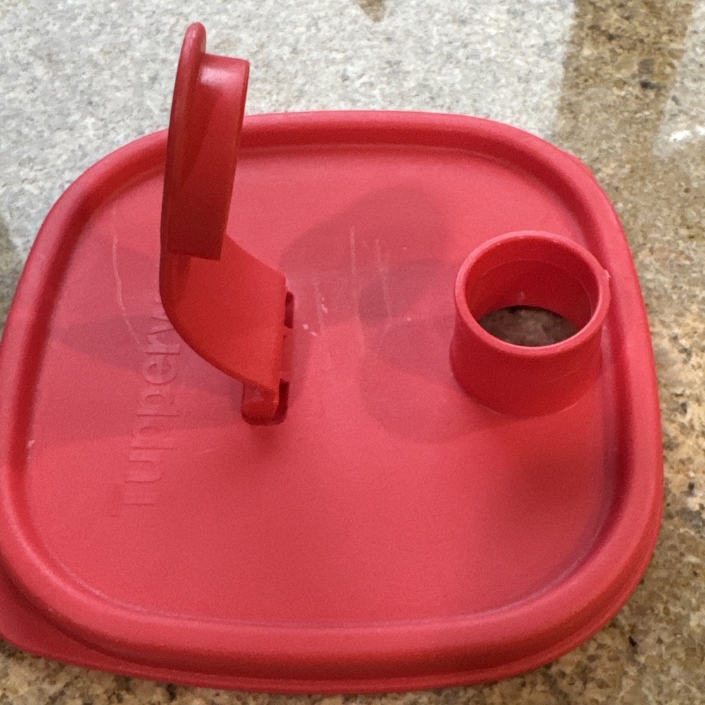Red Tupperware REPLACEMENT‎ Flip Top Lid 5773 FOR Square Beverage Pitcher 5772A - Picture 5 of 8